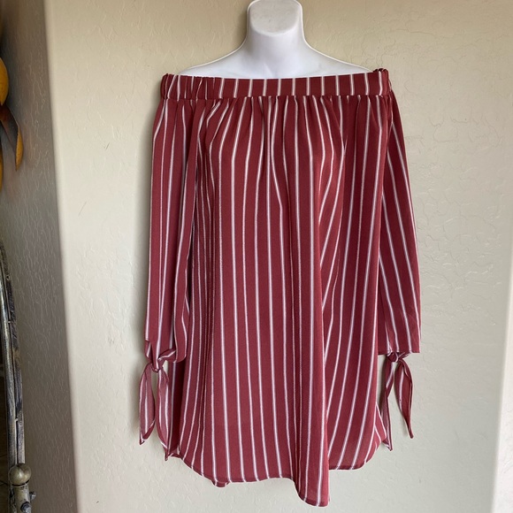 Rhapsody Tops - 🛍Rhapsody Blouse🛍